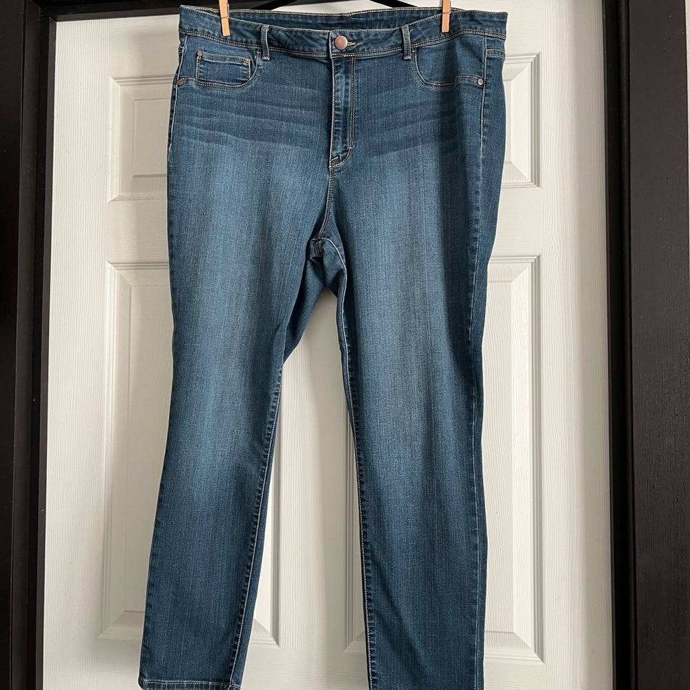 Time and Tru Women's Skinny Jeans 
inseam 28"